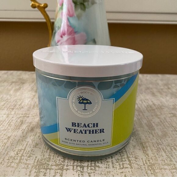 Lot of 4 NWT! Bath & Body Beach Theme Products: 1 Candle, 1 Soap & 2 Lotions - Picture 2 of 12